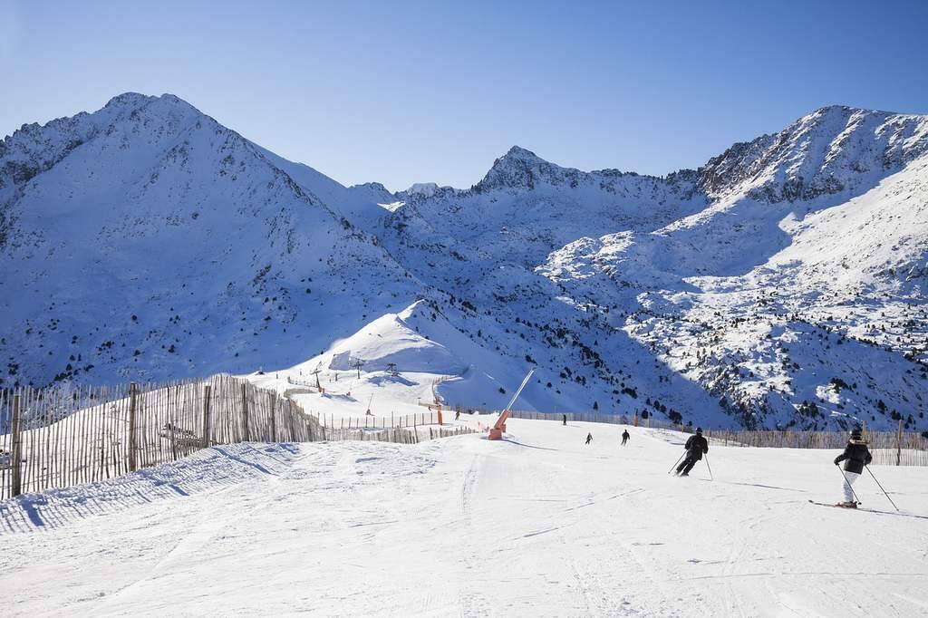 Jak wybrać skarpety narciarskie do jazdy na nartach